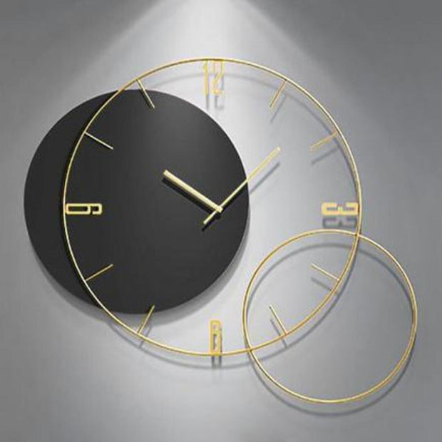 RESPLENDENT METAL ANTIQUE WALL CLOCK