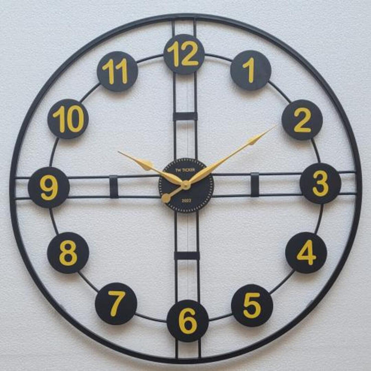 ROMAN BEAUTIFUL METALLIC ROUND WALL CLOCK