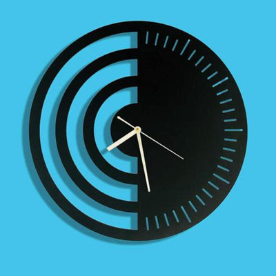 MINIMALISTIC CIRCULAR LUXURIOUS RAVEN WALL CLOCK