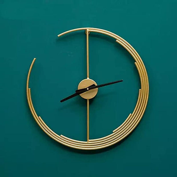 SEDATE ANTIQUE GOLDEN WALL CLOCK