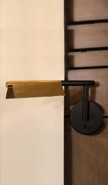 STAGERRING ANTIQUE BRASS AND BLACK WALL LAMP