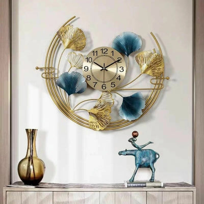 ORNATE ANTIQUE GOLDEN WALL CLOCK