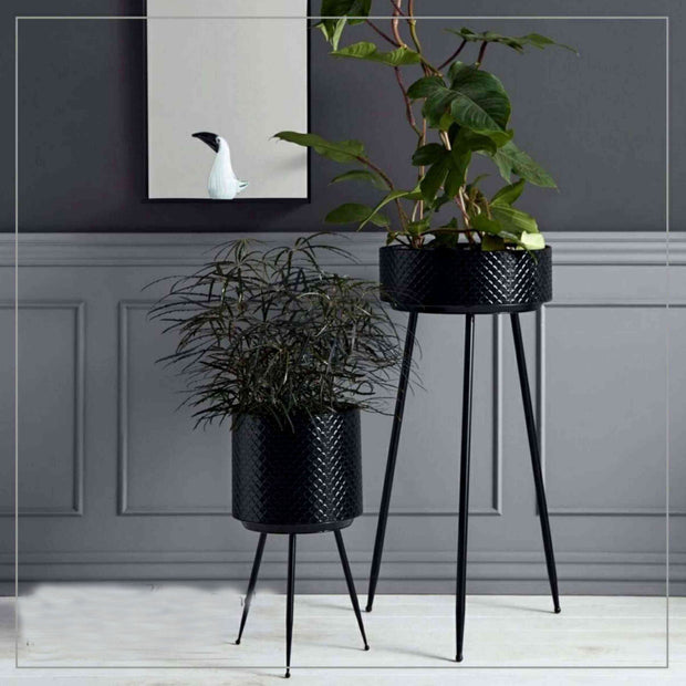MATT BLACK ETERNIC SLIMY ANTIQUE PLANTER