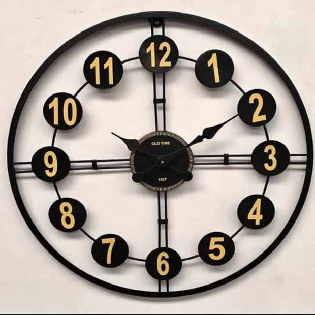 ROMAN BEAUTIFUL METALLIC ROUND WALL CLOCK