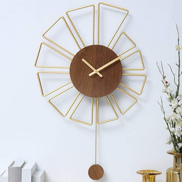 ANTIQUE GOLDEN BENIGNANT METAL WALL CLOCK