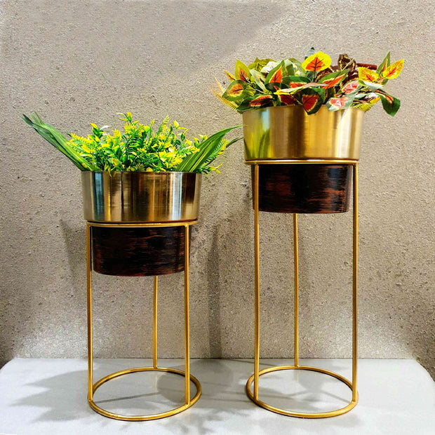 SHINY GOLDEN AND BLACK TUMBLER SHAPED PLANTER