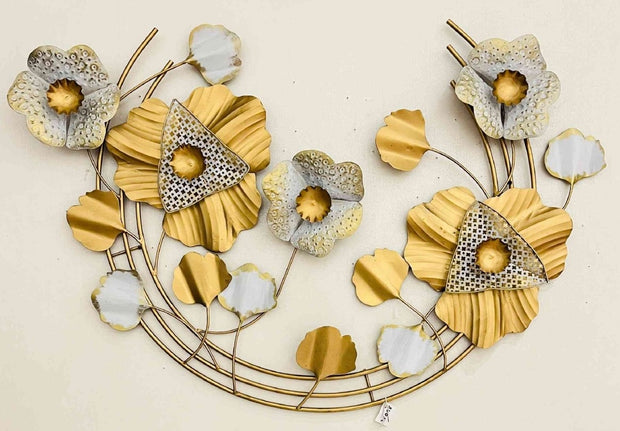 REVITALIZING WALL ART IN GOLDEN AND SILVER