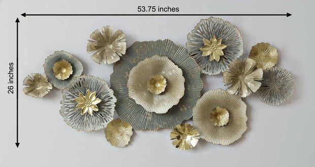 FLOWER PATTERNED GREY AND CREAM METAL WALL DÉCOR