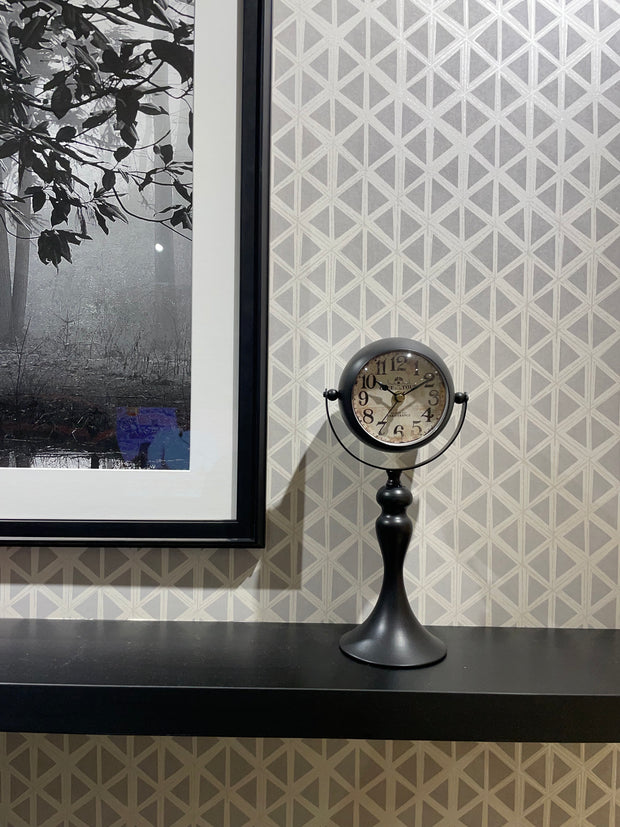 Splendid black two-in-one antique table clock