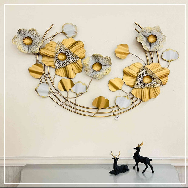 REVITALIZING WALL ART IN GOLDEN AND SILVER