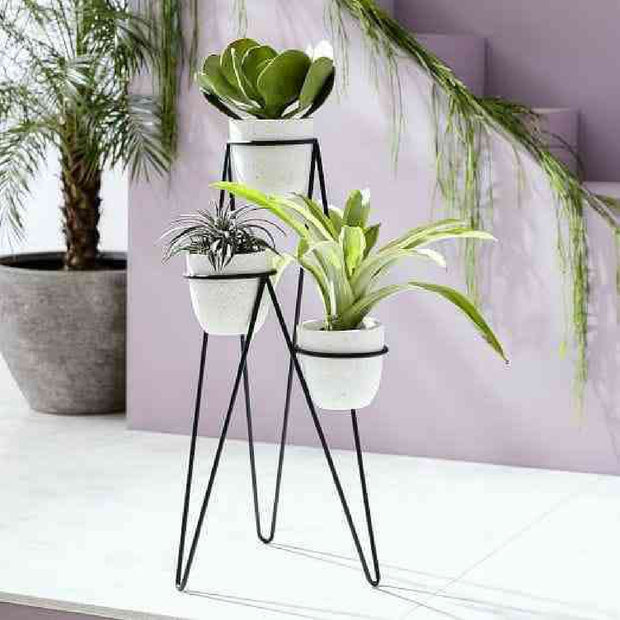 WHITE POLYMER MEDIUM FLOOR PLANTER