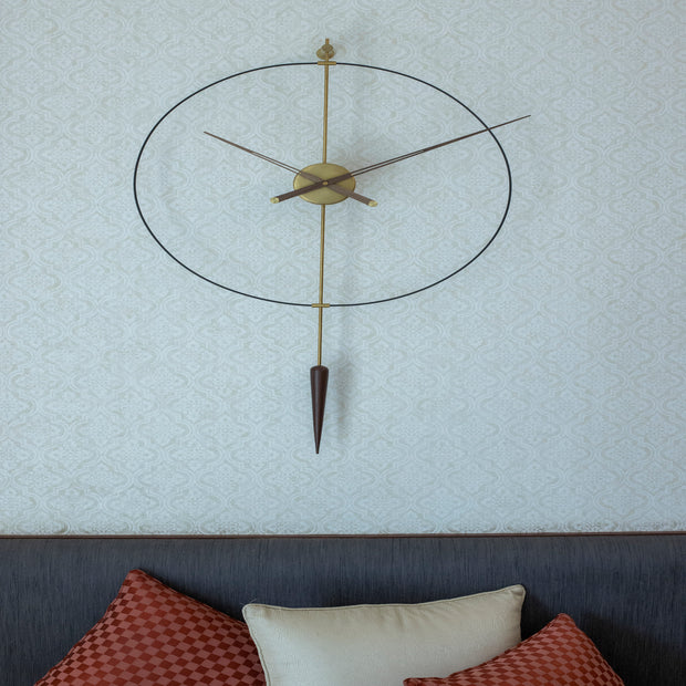 VINTAGE WALL CLOCK WITH BRASS EXTRACT