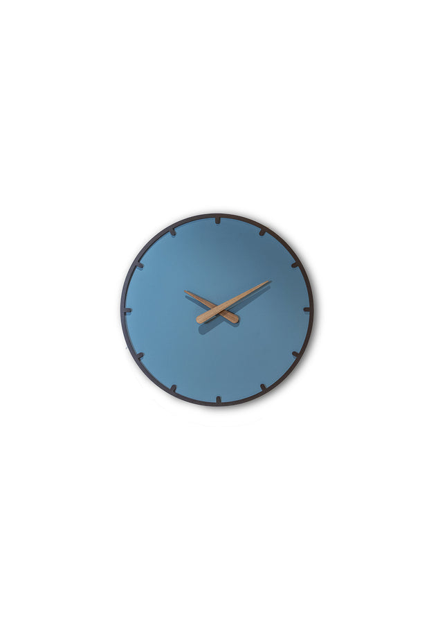 CIRCULAR BLUE ANTIQUE WALL CLOCK