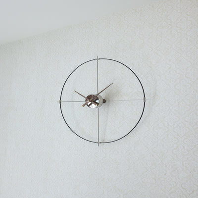 SHINY CIRCULAR WALL CLOCK