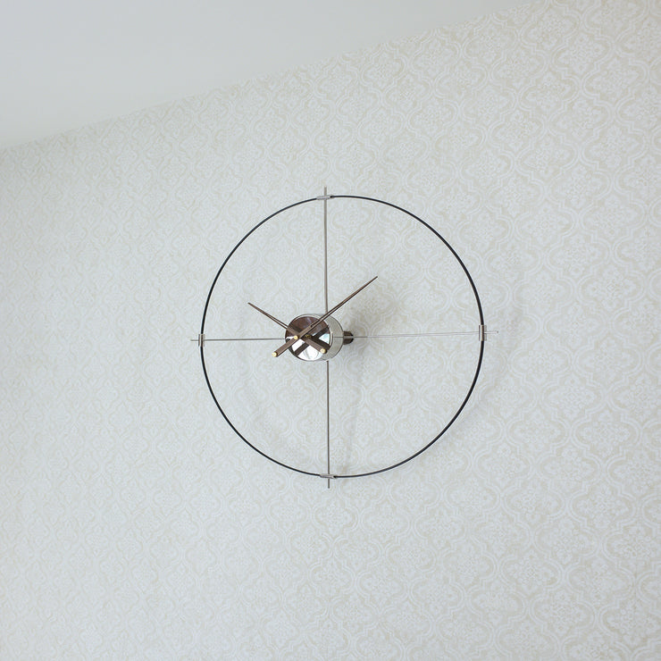 SHINY CIRCULAR WALL CLOCK