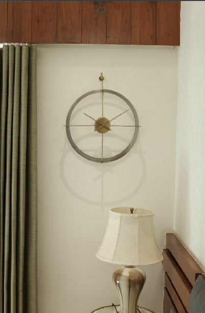 ELEGANT & SIMPLE ANTIQUE WALL CLOCK