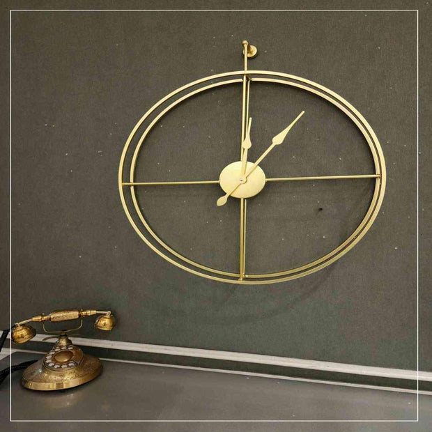 STYLISH GOLDEN ROUND WALL CLOCK