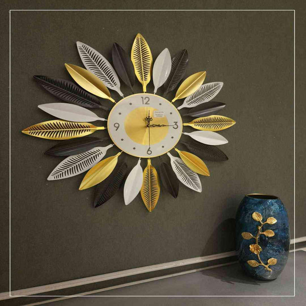 BLACK & GOLDEN METAL FOLIATED ANTIQUE WALL CLOCK
