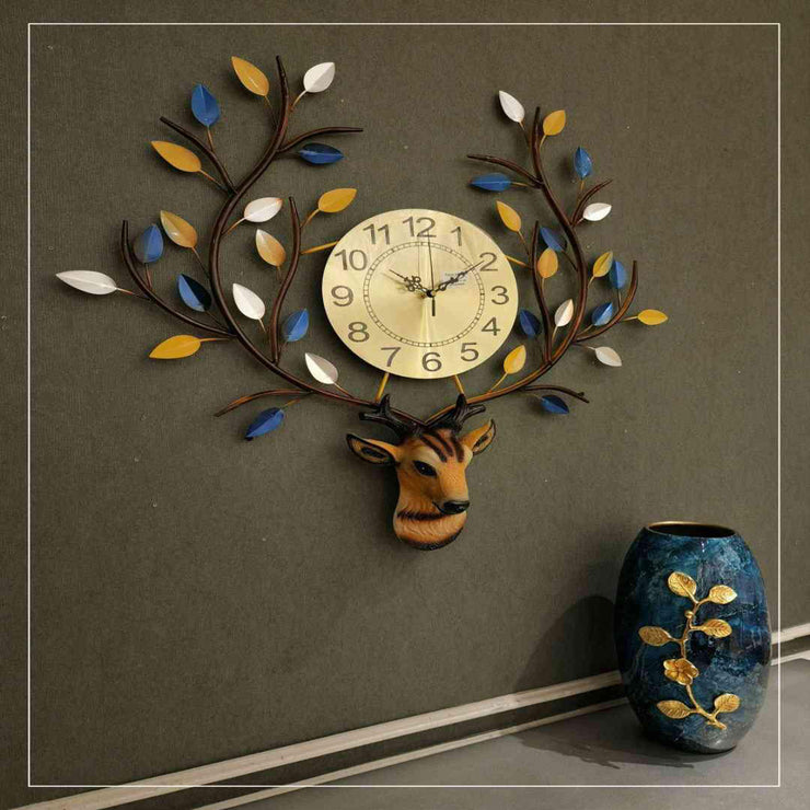 ANTIQUE DEAR FACE METAL WALL CLOCK